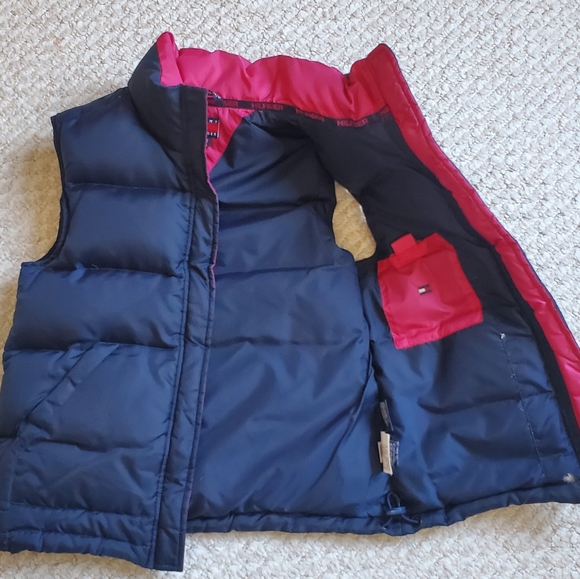 Girl's Tommy Hilfiger Puffer Vest - Picture 5 of 7